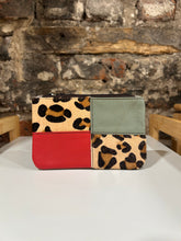 Load image into Gallery viewer, Soruka Zahra Pouch with Zip