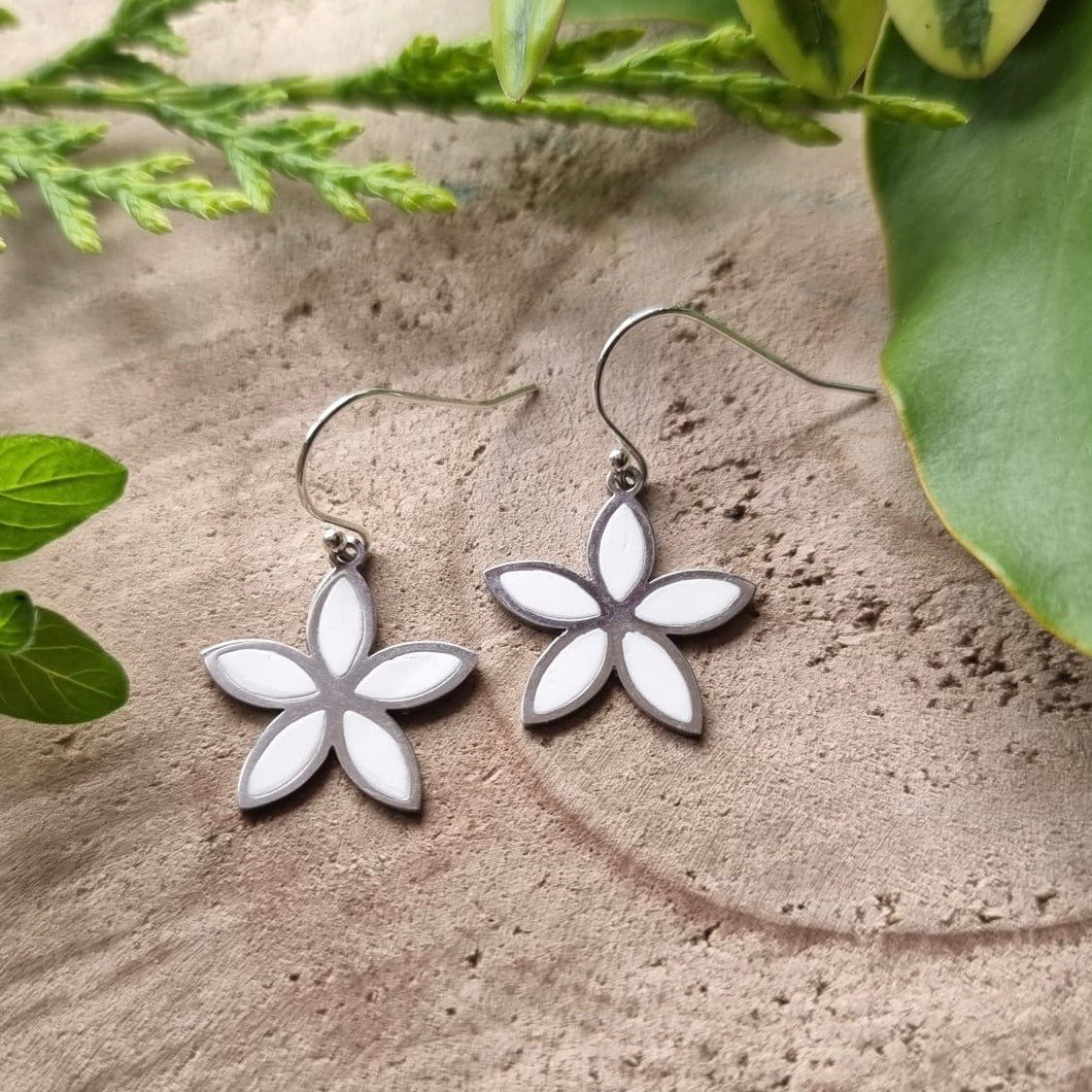 Silver dainty florals - white