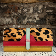 Load image into Gallery viewer, Soruka Half Moon Purse