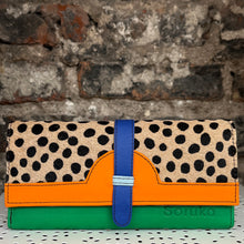 Load image into Gallery viewer, Soruka Half Moon Purse