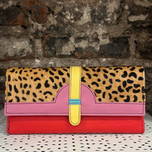 Load image into Gallery viewer, Soruka Half Moon Purse
