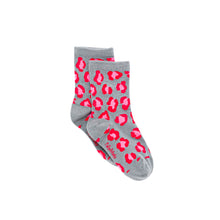 Load image into Gallery viewer, Pink & Red Leopard Bamboo Sock (seamless toe)