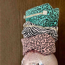 Load image into Gallery viewer, Pink Leopard Print Wash Bag
