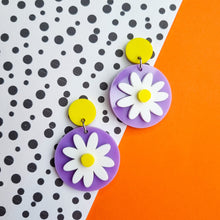 Load image into Gallery viewer, Lavender Daisys
