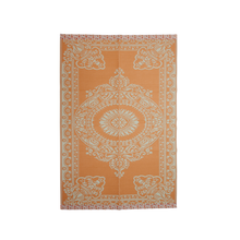 Load image into Gallery viewer, Recycled Plastic Rug in Off White and Coral with Flower Edge