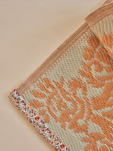 Load image into Gallery viewer, Recycled Plastic Rug in Off White and Coral with Flower Edge