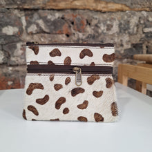 Load image into Gallery viewer, Soruka Ari Coin Pouch with Zip - Animal Print
