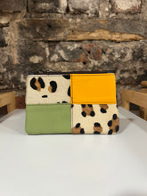 Load image into Gallery viewer, Soruka Zahra Pouch with Zip
