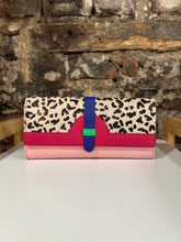 Load image into Gallery viewer, Soruka Half Moon Purse
