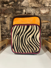 Load image into Gallery viewer, Soruka Allison Crossbody Bag
