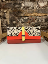 Load image into Gallery viewer, Soruka Half Moon Purse
