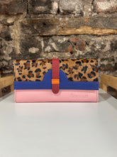 Load image into Gallery viewer, Soruka Half Moon Purse
