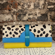 Load image into Gallery viewer, Soruka Half Moon Purse
