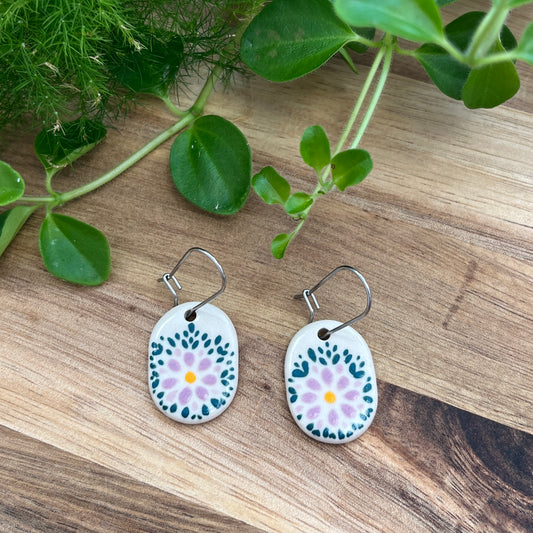 Muddled Oval Flowers