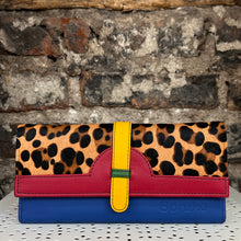 Load image into Gallery viewer, Soruka Half Moon Purse
