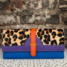 Load image into Gallery viewer, Soruka Half Moon Purse
