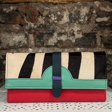 Load image into Gallery viewer, Soruka Half Moon Purse

