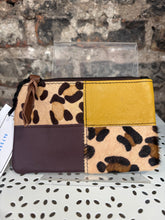 Load image into Gallery viewer, Soruka Zahra Pouch with Zip
