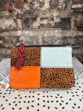 Load image into Gallery viewer, Soruka Zahra Pouch with Zip
