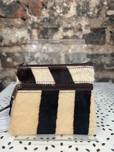 Load image into Gallery viewer, Soruka Ari Coin Pouch with Zip - Animal Print
