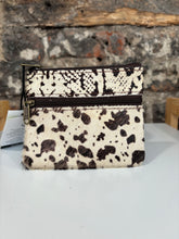 Load image into Gallery viewer, Soruka Ari Coin Pouch with Zip - Animal Print
