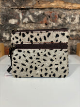 Load image into Gallery viewer, Soruka Ari Coin Pouch with Zip - Animal Print
