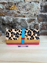 Load image into Gallery viewer, Soruka Half Moon Purse
