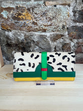 Load image into Gallery viewer, Soruka Half Moon Purse
