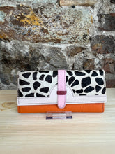 Load image into Gallery viewer, Soruka Half Moon Purse
