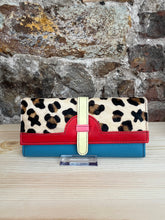 Load image into Gallery viewer, Soruka Half Moon Purse
