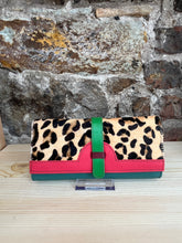 Load image into Gallery viewer, Soruka Half Moon Purse

