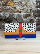 Load image into Gallery viewer, Soruka Half Moon Purse
