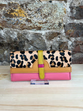 Load image into Gallery viewer, Soruka Half Moon Purse
