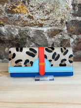 Load image into Gallery viewer, Soruka Half Moon Purse
