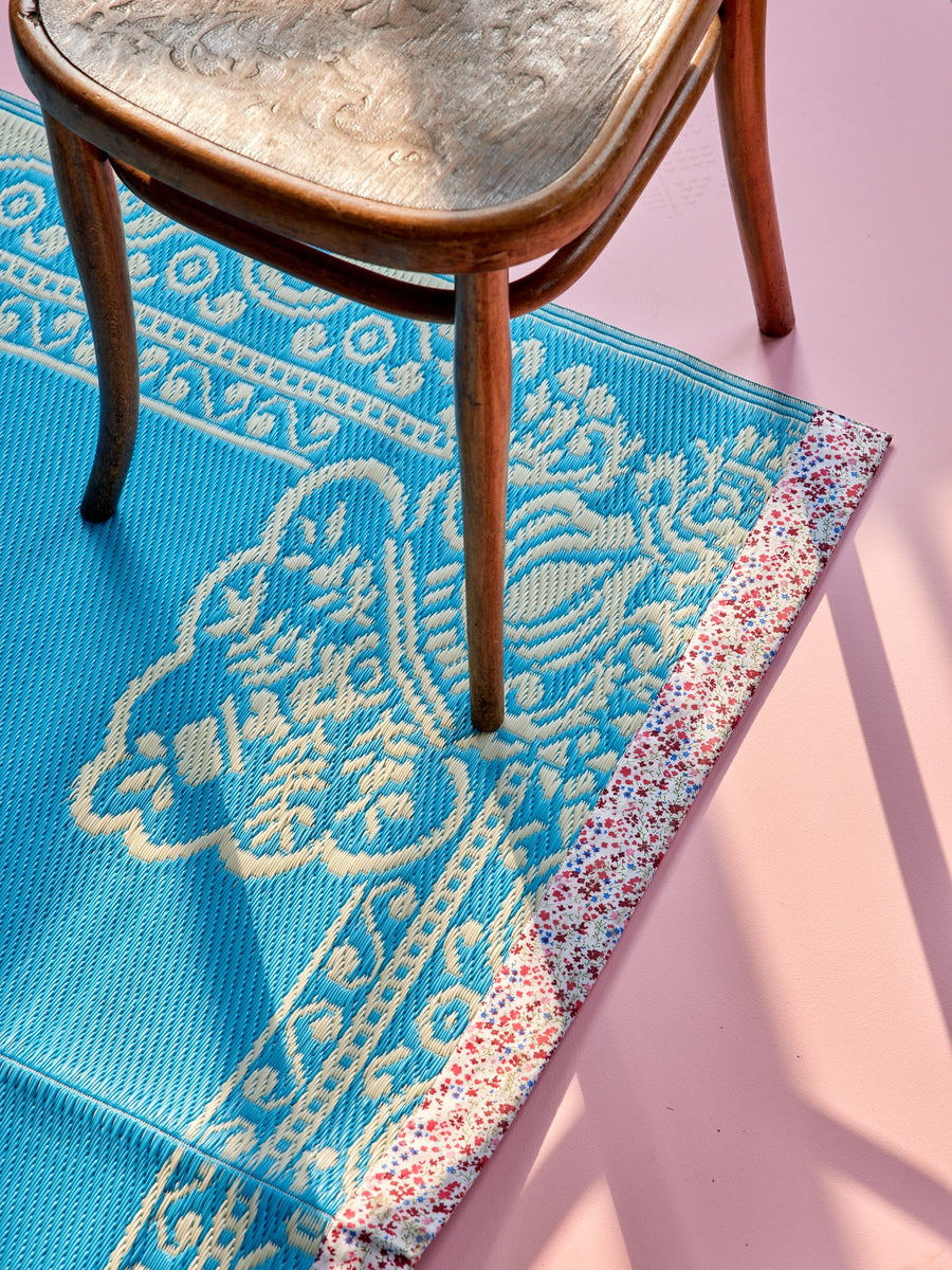 Blue Recycled Plastic Rug with Flower Border