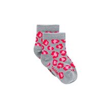 Load image into Gallery viewer, Pink &amp; Red Leopard Bamboo Sock (seamless toe)
