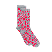 Load image into Gallery viewer, Pink &amp; Red Leopard Bamboo Sock (seamless toe)
