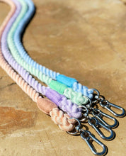 Load image into Gallery viewer, Wild Tails Rope Lead - PEACH
