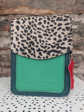 Load image into Gallery viewer, Soruka Aiko Handbag
