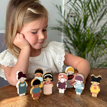 Load image into Gallery viewer, Mentari Doll Family with Cat
