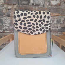 Load image into Gallery viewer, Soruka Aiko Handbag
