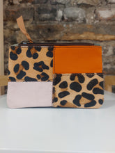 Load image into Gallery viewer, Soruka Zahra Pouch with Zip
