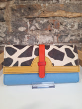 Load image into Gallery viewer, Soruka Half Moon Purse
