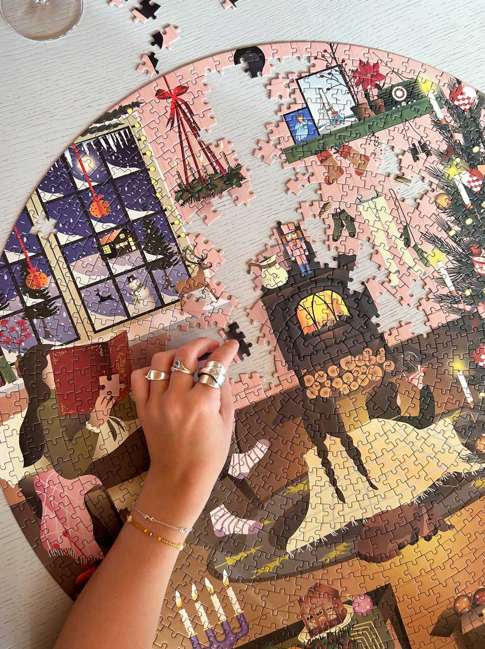 Round Puzzles Wonderful Christmastime 1000 Piece
