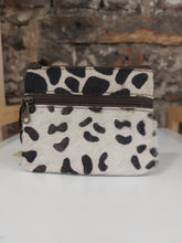 Load image into Gallery viewer, Soruka Ari Coin Pouch with Zip - Animal Print
