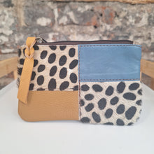 Load image into Gallery viewer, Soruka Zahra Pouch with Zip
