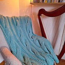 Load image into Gallery viewer, Super Chunky Cable Knit Blanket - Small - Spearmint
