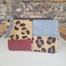 Load image into Gallery viewer, Soruka Zahra Pouch with Zip
