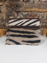 Load image into Gallery viewer, Soruka Ari Coin Pouch with Zip - Animal Print
