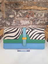 Load image into Gallery viewer, Soruka Half Moon Purse
